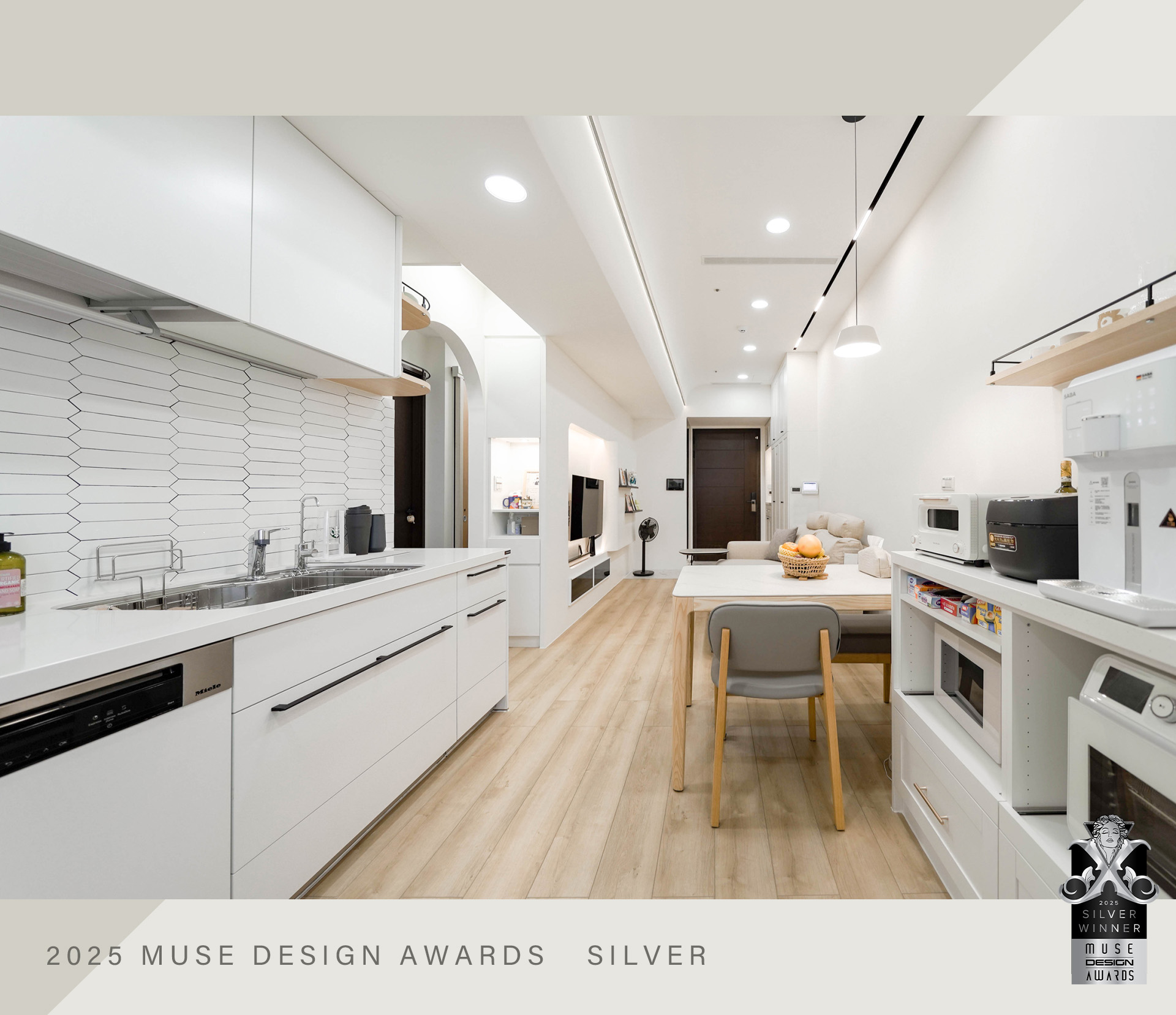 2025台南室內設計|秀空間設計榮獲MUSE Design Awards 銀獎 2025 MUSE Design Awards 銀獎住宅作品,展現完整空間配置與設計邏輯