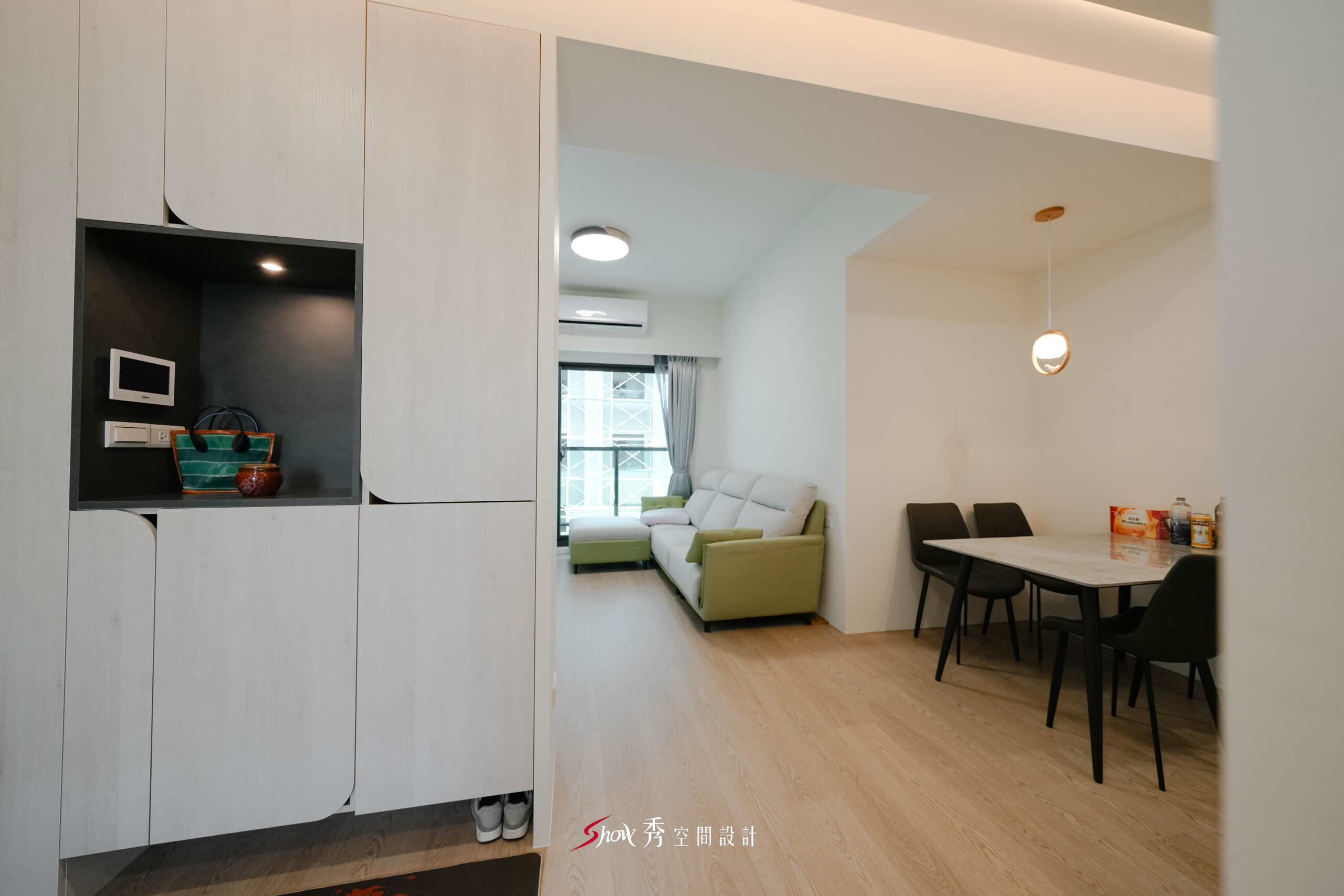 台南室內設計玄關櫃體與展示收納規劃