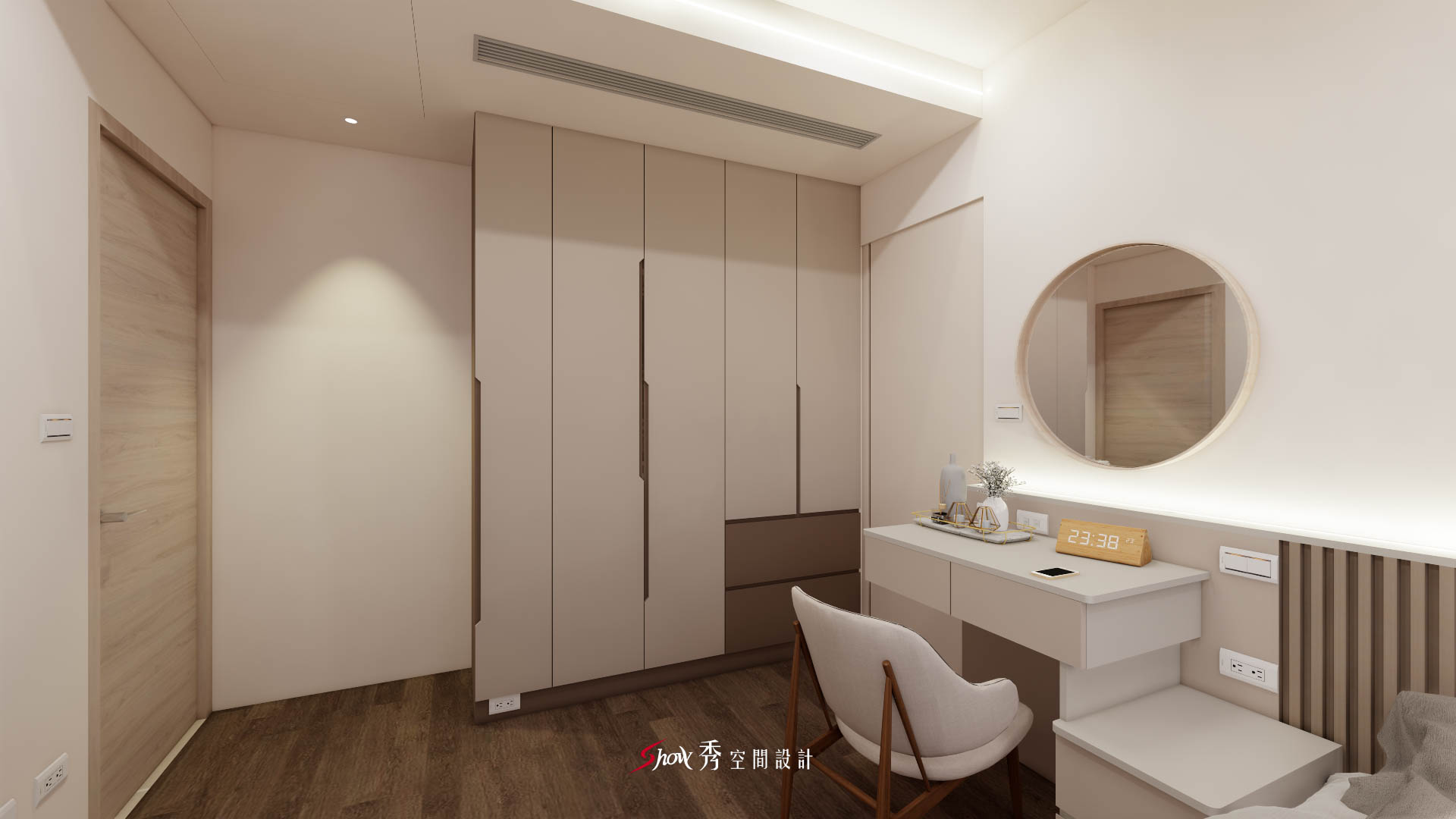 主臥整體視角，收納櫃與床鋪比例經過精準配置